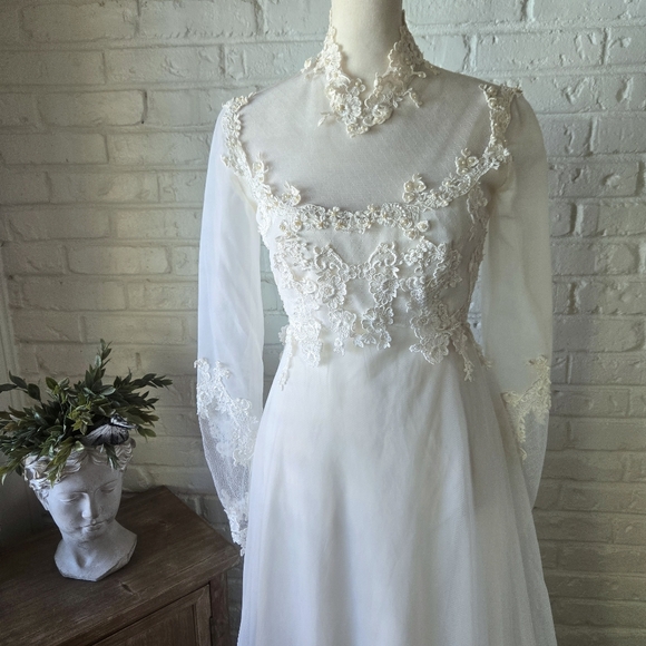 Vtg 70s Lace Applique + Pearl High Neck Wedding Gown, Fairy/ Victorian, Read - Picture 5 of 12